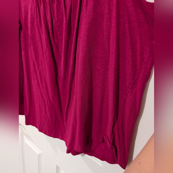 Torrid Cherries Jubilee Knit Square Neck Lace Inset Tank in Size 2 (18/20) - Picture 7 of 11